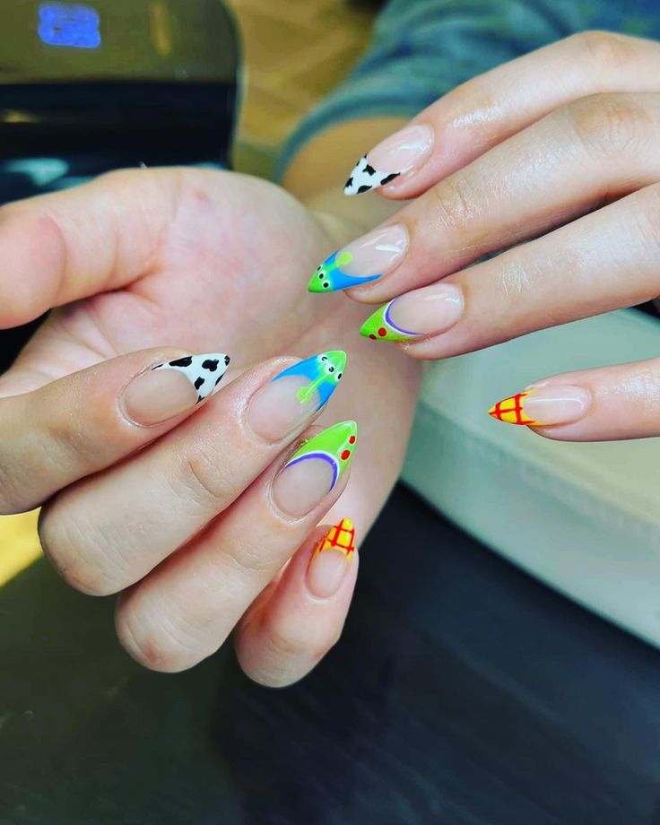 Toy Story Almond Nails, Toy Story Nail Ideas, Jessie Nails Toy Story, You Story Nails, Toy Story Nails Acrylic, Pixar Nails, Toy Story Nails, Alien Nails, Disneyland Nails