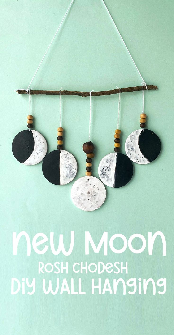 a sign that says, new moon rosh chodesh diy wall hanging