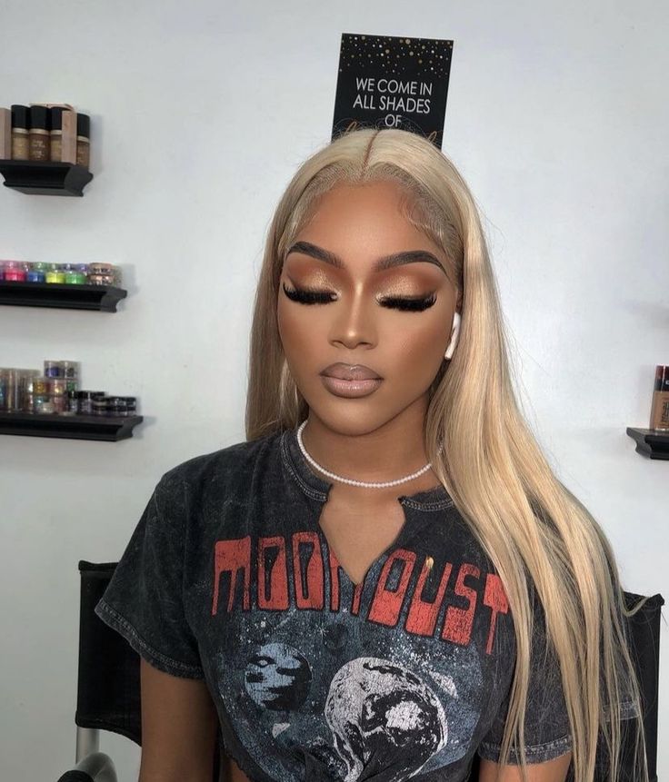 Makeup With Blonde Hair, Makeup Brown Skin, Makeup Baddie, Flawless Face Makeup, Birthday Makeup Looks, Gold Makeup Looks, Grey Makeup, Natural Glam Makeup, Glitter Makeup Looks