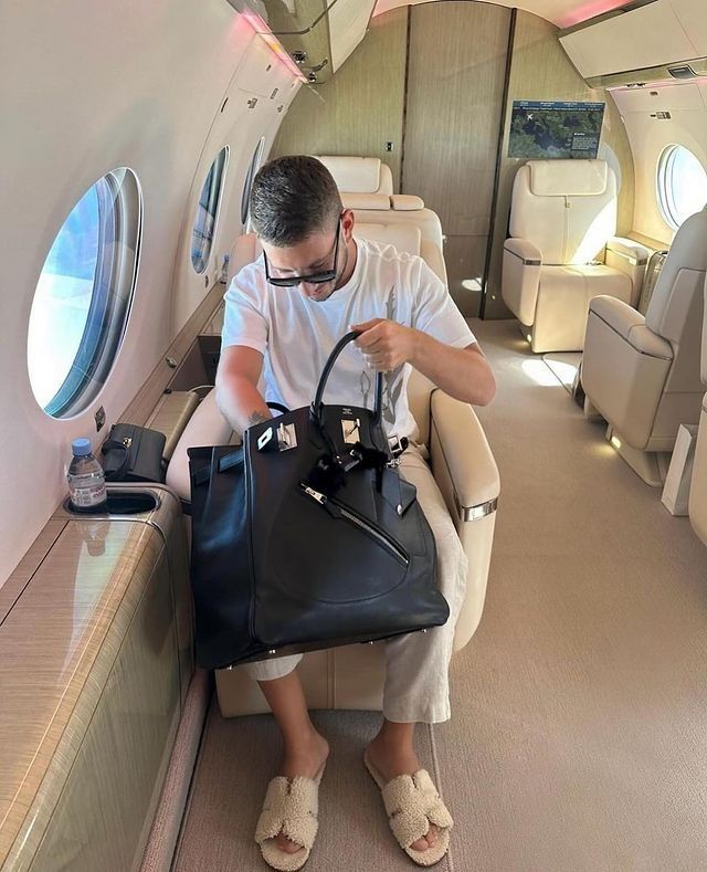 All Posts • Instagram Birkin Men, Luxury Bag Men, Private Jet Aesthetic, Male Bags, Oversize Outfit, Mens Bag, Birkin Bags, Airport Fits, Mens Bags Fashion