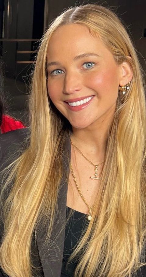 Makeup Hooded Eyes, Jennifer Lawrence Hair, Blonde Celebrities, 20 Makeup, Strawberry Blonde Hair Color, Hair Secrets, Honey Blonde Hair, Strawberry Blonde Hair, Blonde Hair Inspiration