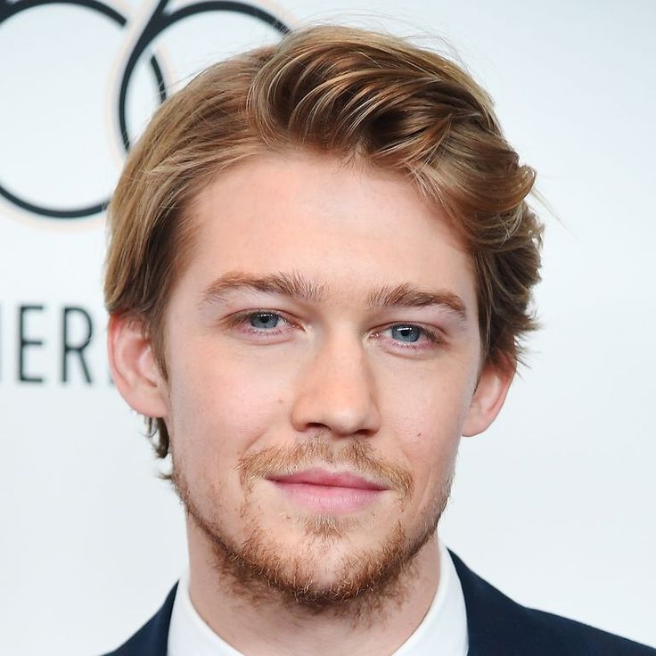 11 Best Men's Hairstyles for Fine Hair 2020 Mens Haircuts Fine Hair, Mens Hairstyles Fine Hair, Center Part Hairstyles, Fine Hair Men, Fine Hair Cuts, Pump Up The Volume, Joe Alwyn, New York Film, Hairstyles For Fine Hair