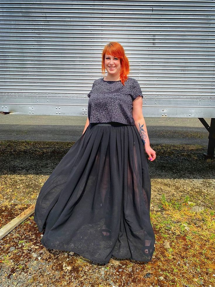 Goth Plus Size, Sheer Midi Skirt, Witchy Outfits, Silk Crop Top, Sheer Robe, Back In Black, Corset Fashion, Your Gorgeous, Sheer Skirt