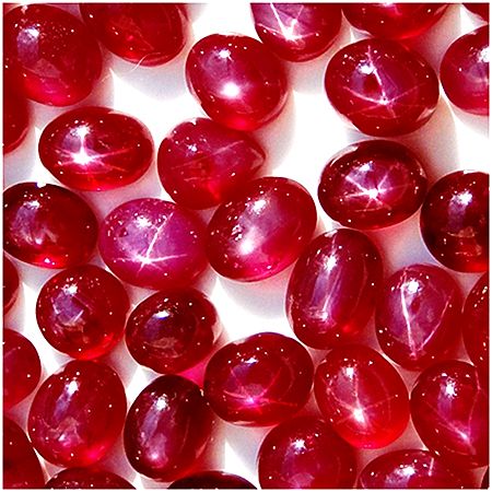 Pretty Rocks, Red Sparkle, Crystal Therapy, Sticks And Stones, Red Jewelry, Star Ruby, Minerals And Gemstones, Rocks And Gems, Ruby Gemstone