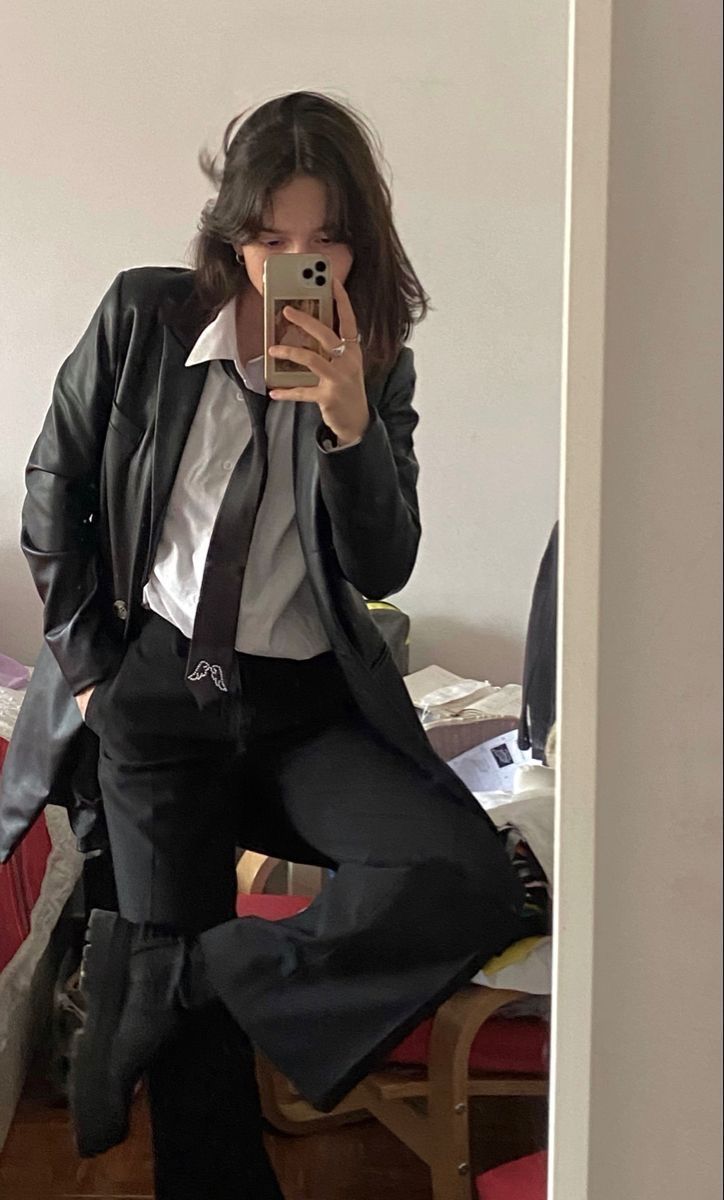 Woman In Suit, Chique Outfits, Woman Suit Fashion, Tomboy Outfits, Tomboy Style Outfits, Prom Outfits, Swaggy Outfits, Tomboy Fashion