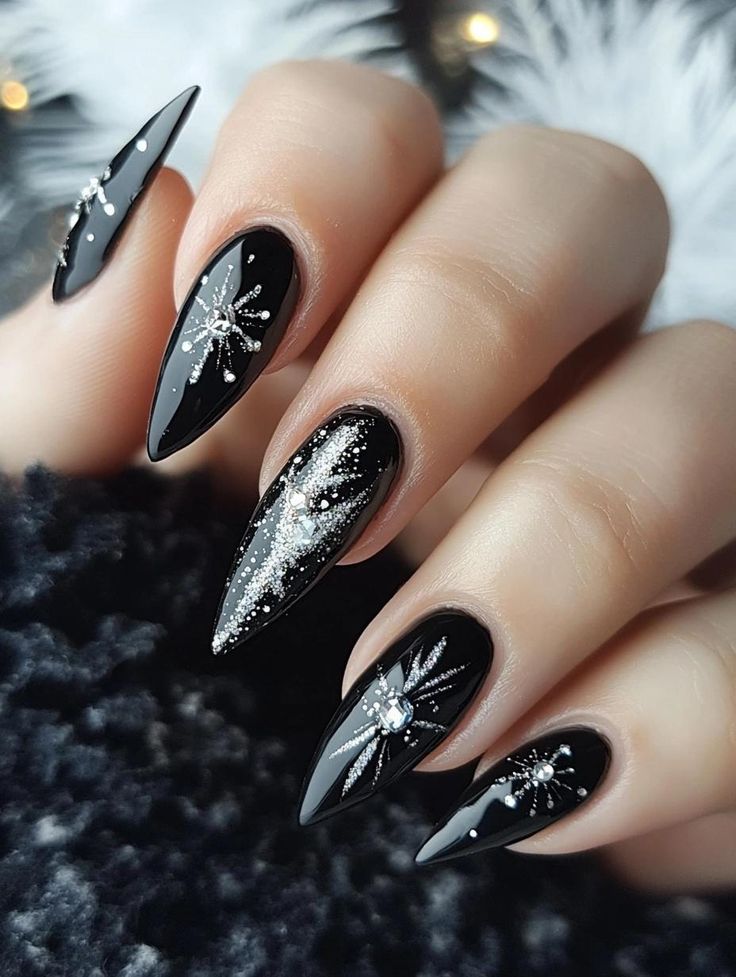 New Year’s Nails Ideas 2025: Trendy Designs to Celebrate in Style Almond Nails New Years Eve, Winter Nail Designs Glitter, Christmas/new Years Eve Nails, Nye 2024 Nails, Nail Art For New Years, New Year’s Eve Nails Almond, Winter Color Nails Acrylic, Great Gatsby Nails Designs, New Year Gel Nails