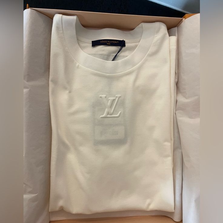 Selling An Exclusive Louis Vuitton Shirt. Only Wore It Once. I Just Don’t Need The Shirt I Don’t Wear It So Trying To Sell It To Someone Who Will Enjoy It. Louis Vuitton T Shirts Women, Lv Tshirt Design, Louis Vuitton Monogram Shirts, Louis Vuitton Mens Shirts, Louis Vuitton Mens Shirts White, Louis Vuitton Shirts, Louis Vuitton Shirt, Just Don, Fit Ideas