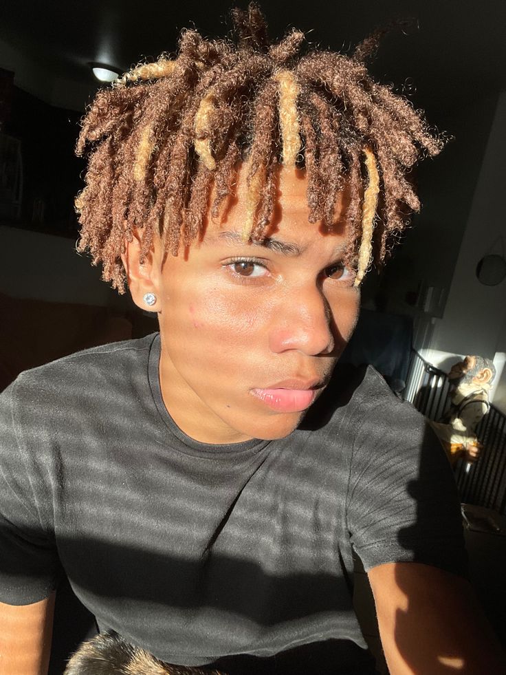 Black Male Loc Hairstyles, Bleach Dreads Men, Brown And Blonde Dreads Men, Blond Dreads Men, Middle Part Dreads Men, Brown Dreads Men, Honey Brown Locs Men, Blonde And Brown Dreads, Free Form Dreads Men