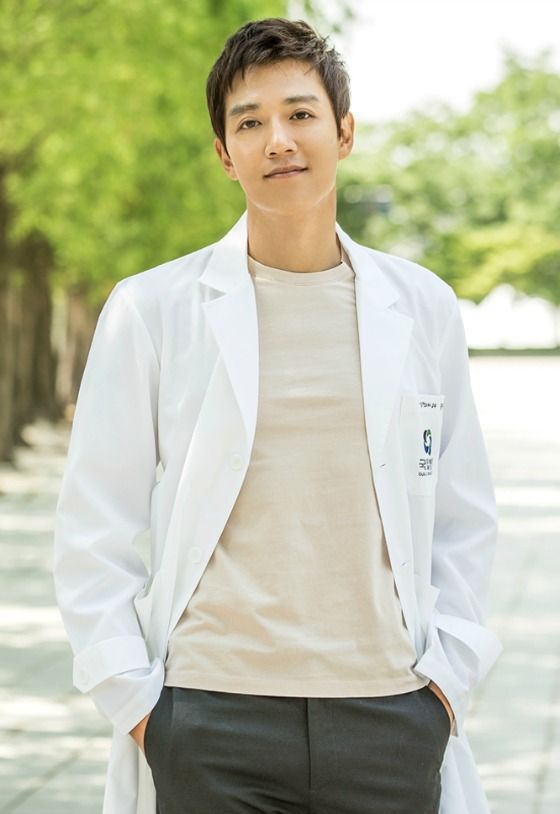 Age Gaps (the good, the bad and the awkward) - MyDramaList Doctors Korean Drama, Kim Rae Won, Moorim School, Lee Sung Kyung, Asian Man, Sung Kyung, Park Shin Hye, Korean Star, Child Actors