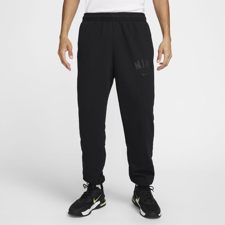 These sweat-wicking joggers are built for versatility, with soft French terry fabric and a classic fit. Side pockets and a snap back pocket offers places to store your essentials. Joggers Black, Nike Joggers, Fitted Joggers, French Terry Fabric, Nike Sports, Nike Swoosh, Snap Back, Mens Green, Tall Guys