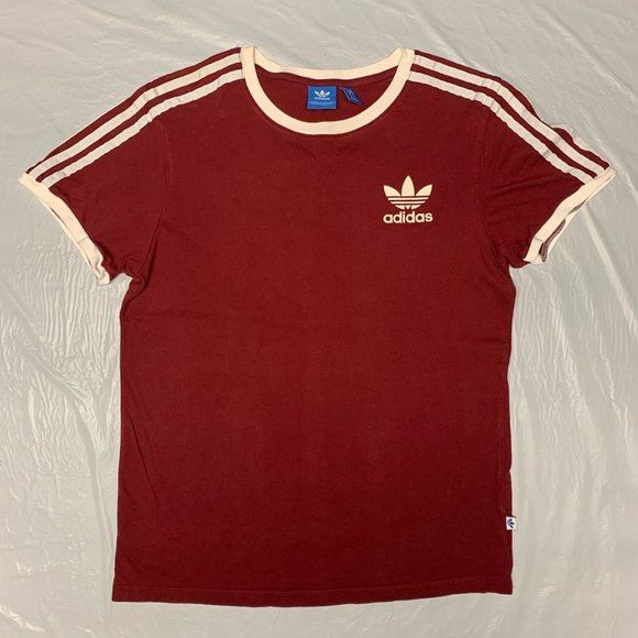 Adidas Classic 3 stripes Tshirt Womens XS 70s Adidas Outfit, Adidas T Shirt Woman, Adidas Shirt Women Outfit, Adidas T Shirt Outfit Woman, Cute Vintage Tees, Vintage Adidas Shirt, Old Adidas Clothes, Adidas Top Outfit, Adidas Clothes Women