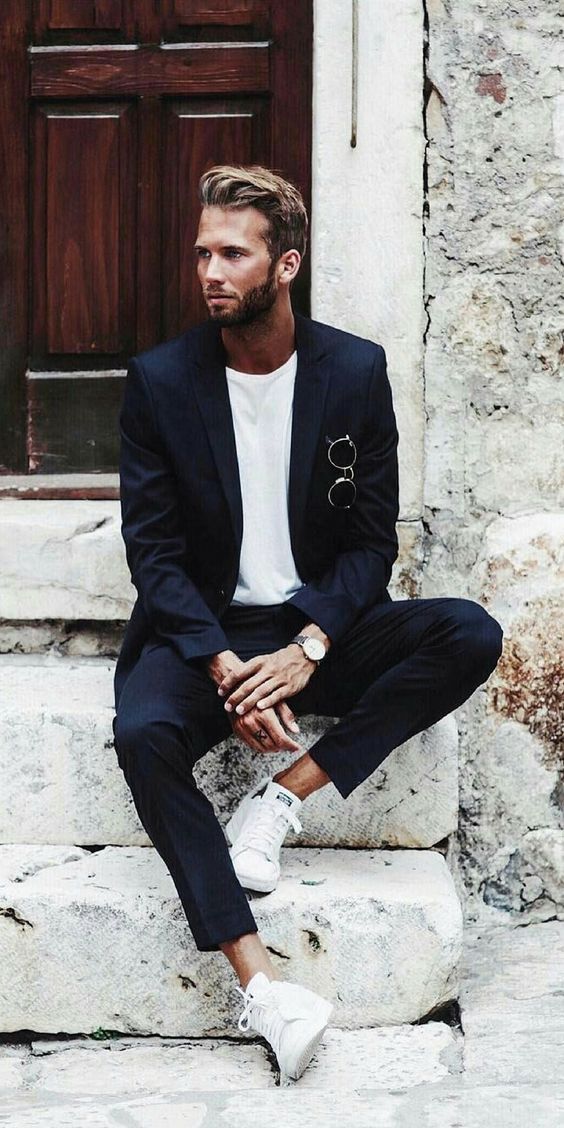 Sunday gent Terno Slim Fit, Suits And Sneakers, Most Stylish Men, Fitness Gadgets, Minimal Street Style, Mens Fashion Smart, Mens Fashion Blog, Guy Stuff, Men Street