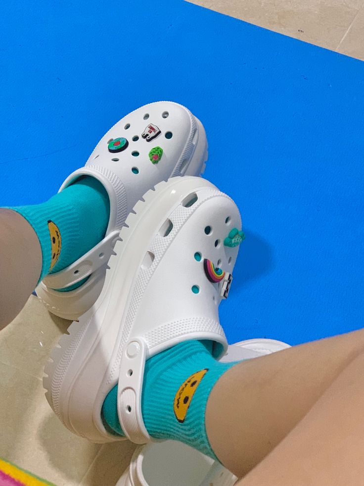 Crocs Mega Crush Clog Outfit, Crocs Mega Crush Sandal Outfit, Mega Crush Crocs, Crocs Mega Crush Sandal, Crush Crocs, Crocs Heels, February Vision Board, Croc Collection, Aesthetic Crocs