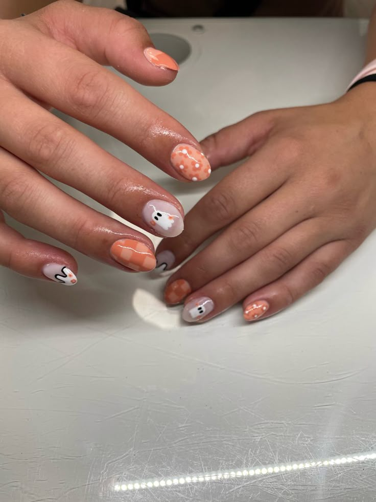 nails, fall nails, trending, brown nails, hardgel nails, round nails, cute nails, nails, luminary nails, square nails, almond nails, love, fall colors, fall, cow print nails, nail design, 2023 nails, short nails, nail ideas, nail inspiration, inspo, autumn nails, halloween nails Fall Nail Square Short, Going Into Fall Nails, Cute Fall Nail Inspo Simple, Fall Nail Patterns, Short Almond Nails Thanksgiving, Cute Fall Nail Ideas Simple, Halloween Nails Short Round, Short Nails Inspo Fall, Fun Nail Inspo Fall