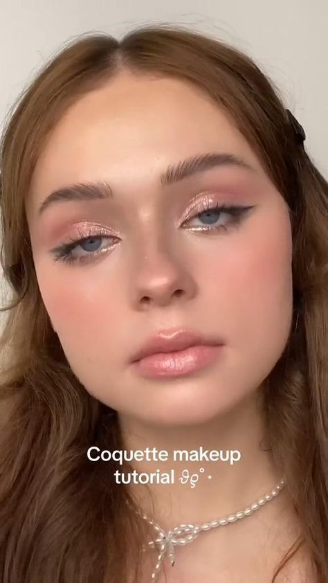 Eye Makeup Coquette, Light Feminine Eye Makeup, Peach Coral Makeup Look, Makeup Ideas Coquette, Couqutte Make Up Looks, Soft Feminine Makeup Tutorial, Coquette Prom Makeup, Natural Fairy Makeup Look, Elongating Eye Makeup