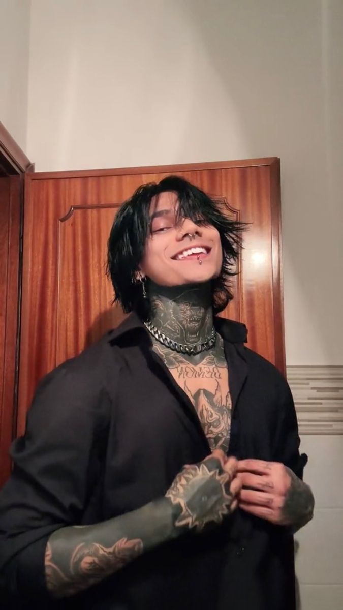 Goth Male Faceclaim, Muscular Emo Guys, Guys With Tattoos And Piercings, Hot Emo Guys With Piercings, Hot Goth Men, Guy With Piercings, Hot Men With Tattoos, Emo Guys Aesthetic, Hot Mexican Guys