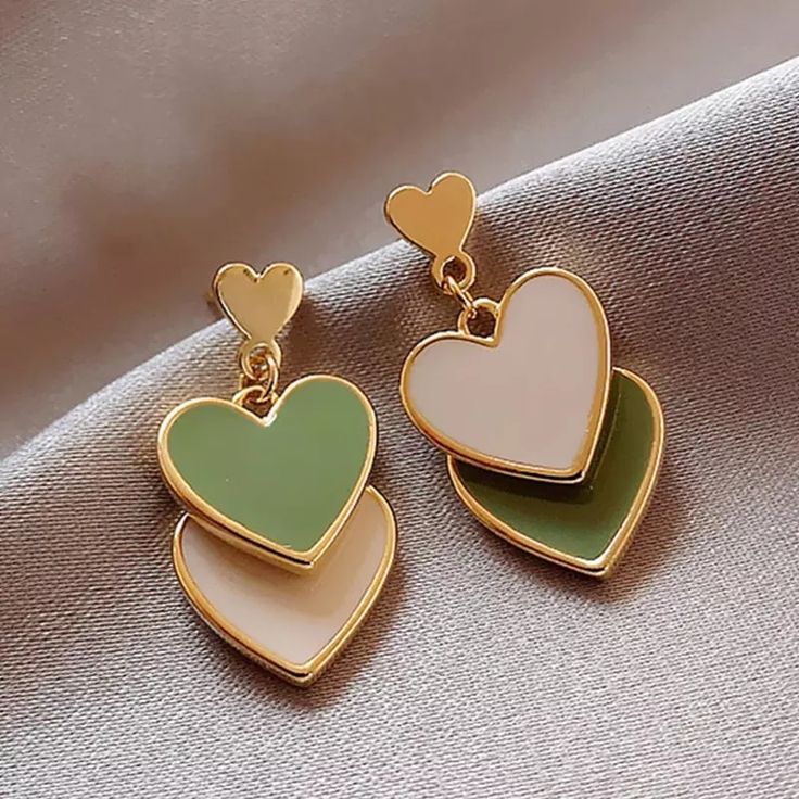 Statement Clothes, Black Love Heart, Earrings Aesthetic, Asymmetrical Earrings, Long Tassel Earrings, Green Heart, Wedding Party Jewelry, Tassel Drop Earrings, Heart Drop Earrings