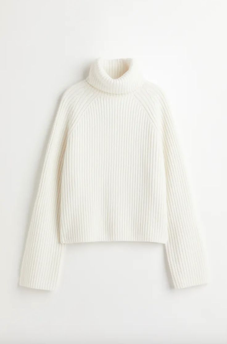 Capsule Wardrobe List, How To Look Expensive, White Turtleneck Sweater, Boxy Sweater, Ribbed Turtleneck Sweater, Easy Winter Outfit, Fitted Turtleneck, White Turtleneck, Styling Cream