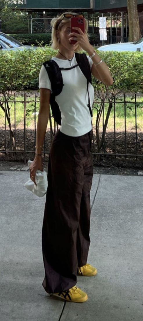 Baggy Cargo Pants, Cargo Pants Outfit, Pants Vintage, Mode Inspo, Vintage Streetwear, Mode Inspiration, Casual Style Outfits, Fashion Killa, Fit Inspo