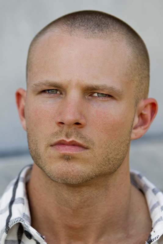 A burr haircut with number one blade on top, tapered down to a no guard on the sides and back. Butch Haircuts, Buzzcut Men, Induction Cut, Crew Cut Haircut, Blonde Men, Buzz Haircut, Military Hair, Older Mens Hairstyles, Military Haircut