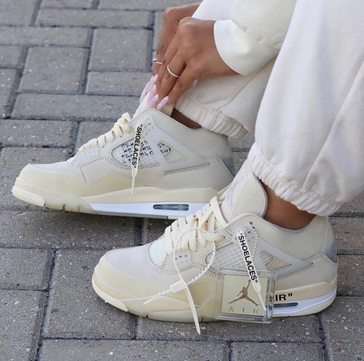 Image in = shoes = collection by blond on We Heart It Jordan 4 Off White, Dr Shoes, Jordan Shoes Girls, Jordan 4s, Shoes Sneakers Jordans, Nike Air Shoes, Cute Nike Shoes, Fresh Shoes, Jordan Sneakers