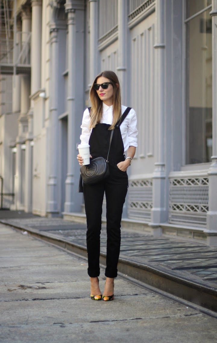 Black & White Dungaree Outfits, Dungaree Outfit, Overalls Outfits, Fashion Rules, Colour Combinations Fashion, Jumpsuit Outfits, Fashion Capsule Wardrobe, Quoi Porter, Street Style Blog