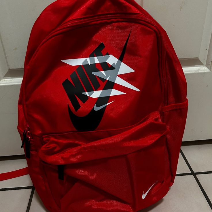 Never Worn At All, Still Has The Tags On. Red Nike Backpack, Nike School Bag, White Nike Hat, Nike Duffle Bag, Pretty Backpacks, Nike Air Max Black, Nike Bag, Mochila Nike, Bag Packs