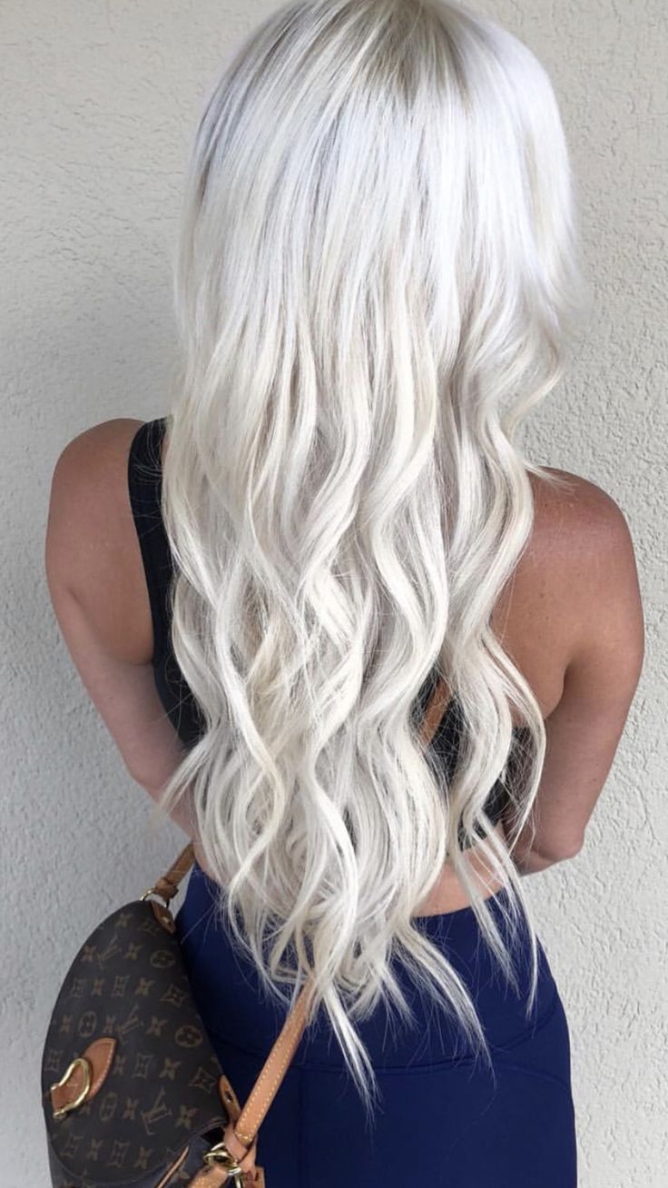 Deminsional Platinum Blonde, Icy Platinum Blonde Hair With Dark Roots, White Bayalage Hair, Platinum Blonde Hair Color Ideas For Summer, Platunim Blonde Hair, White Ash Blonde Hair, Platinum Card Hair, Platinum Blonde Hair With Dark Roots, Ice Blonde Hair With Dark Roots