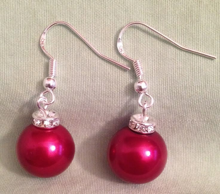 Holiday Jewelry Ideas, Diy Christmas Earrings, Christmas Earrings Handmade, Giraffe Earrings, Xmas Beads, Crystal Bead Earrings, Christmas Jewelry Diy, Ornament Earrings, Diy Wire Jewelry Rings