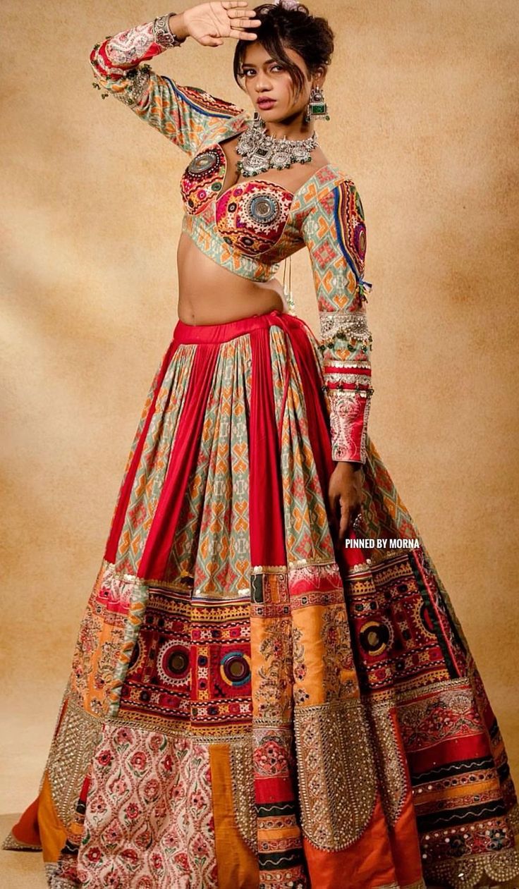 Chaniya Choli Photo Pose, Dandiya Outfit, Bharat Work, Navratri Ideas, Navratri 2024, Fabric Illustration, Garba Outfit, Chaniya Choli Designs, Garba Dress