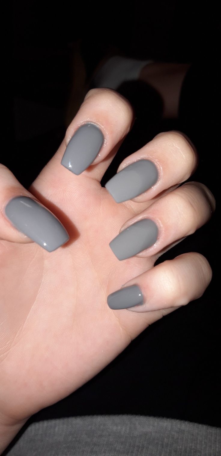 Gray Nails Matte, Gray Dip Nails, Black Dip Powder Nails, Simple Grey Nails, Short Gray Nails, Gray Nail Ideas, Nail Fall Colors, Nails Gris, Gray Nails Acrylic