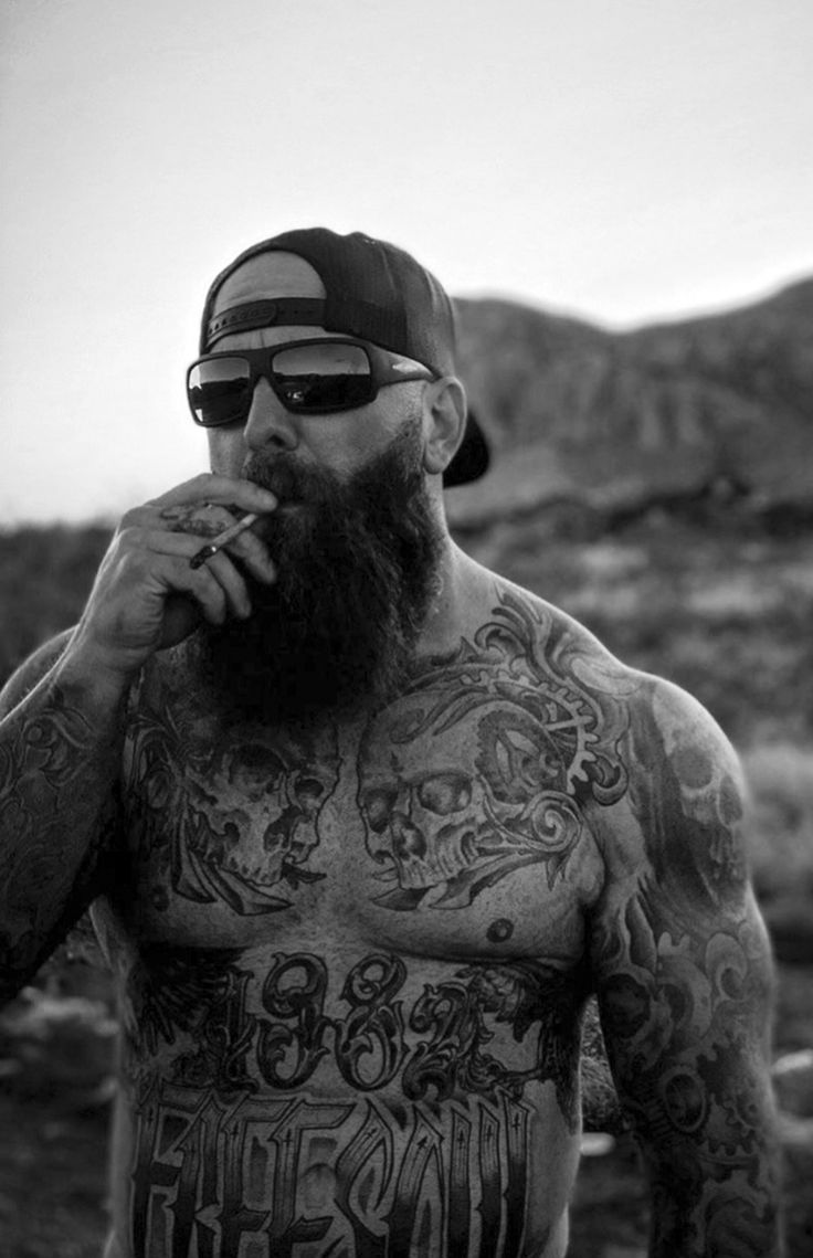 Big Beard Styles, Beard And Tattoos, Big Mustache, Mirror Pose, Biker Photos, Bald Men With Beards, Long Beard Styles, Long Beard, Mustache Men