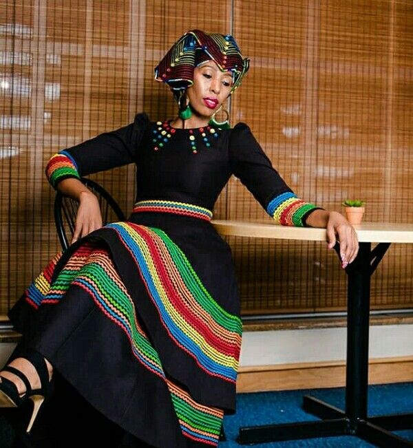 Umbaco Xhosa, Xhosa Skirt, South African Dresses, Xhosa Culture, Africa Fashion Traditional, Xhosa Attire, South African Traditional Dresses, African Traditional Wear, Shweshwe Dresses