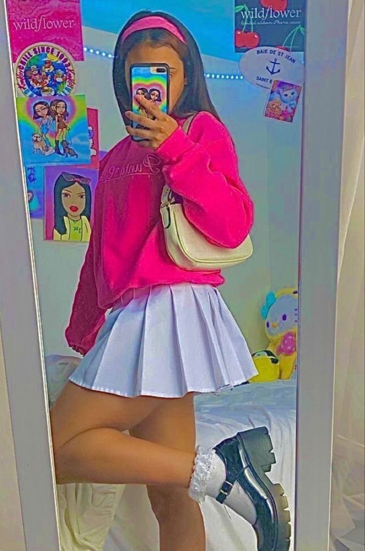 Stile Ragazza Skater, Indie Girl Outfits, Indie Kid Outfits, Mode Indie, Indie Fits, Look 80s, Tennis Skirt Outfit, Taking A Selfie, Estilo Indie