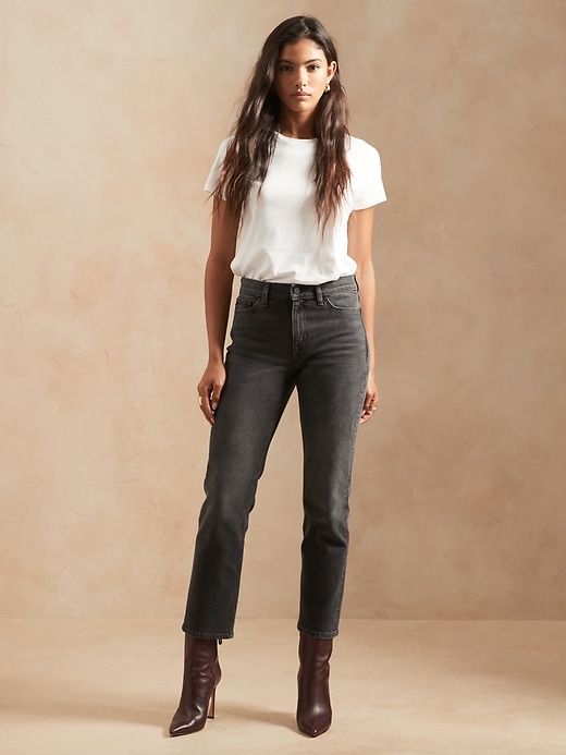 Straight Cropped Jeans Outfit, Casual Fall Jeans, Legs Outfit, Boots Outfit Ankle, Booties Outfit, Olive Green Pants, Fall Booties, Black Jeans Outfit, Fitted Dress Pants