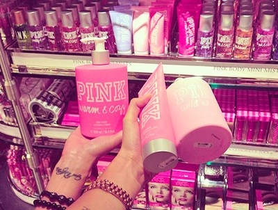 pink Victoria Secret 2014, Tumblr Girly Aesthetic 2013, 2010s Aesthetic, Pink Tumblr Aesthetic, Pink Body, Victoria Secrets, Everything Pink, Body Skin, Smell Good