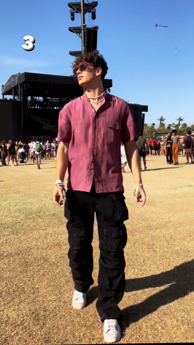 Don Toliver Concert Outfit Men, Guy Festival Outfit Men's Fashion, Coachella Outfit Ideas 2023 Men, Concert Fit Ideas Men, Rock Concert Outfit Guy, Concert Fits Men Summer, Outfit For Concert Men, Music Festival Outfits Masc, Men Edc Outfits