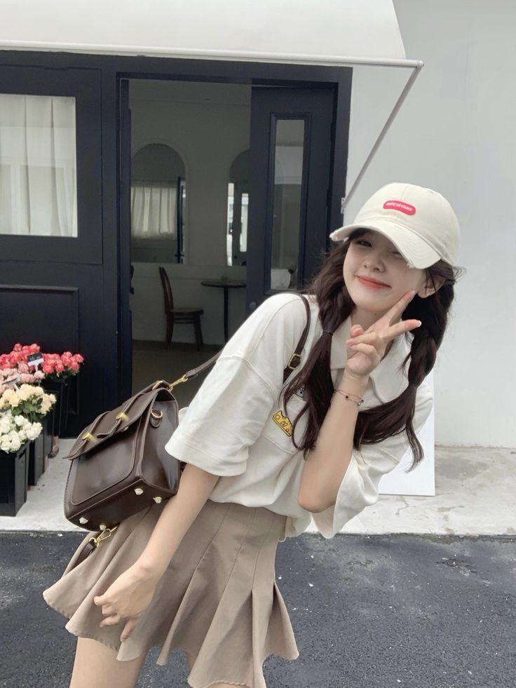 #asian #weibo *Instagram Weibo Girl, My First Story, Cute Couple Selfies, First Story, Korean Hairstyle, Korean Outfits, Casual Style Outfits, Girly Photography, Stylish Girl