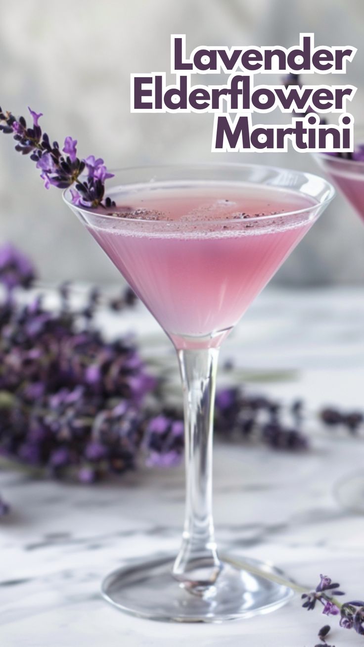 Lavender Elderflower Martini Lavender Elderflower Cocktail, Gin And Elderflower Cocktail, Herby Cocktails, Lavender Cocktail Recipe, Lavender Gin Cocktail, Martini Variations, Lavender Cocktails, Summer Martinis, Plant Bar