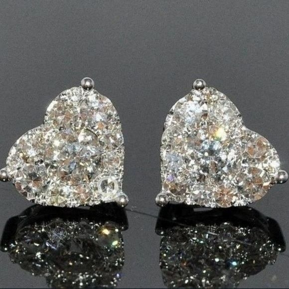 Fashion Jewelry Dazzling Full Crystal Rhinestone Heart Earrings Full Crystal Diamond (Cubic Zirconia) Rhinestone Heart Earring Heart Ear Studs Color:White Crystal Rhinestone Size: 1.0 Cm 1 Pair Crystal Heart Studs Store Your Jewelry In A Cool, Dark Place Away From Sources Of Sunlight, Heat And Moisture. Do Not Wear In Swimming Pools; Shower, While Doing Household Chores, At The Gym, Etc. Check Out My Other Jewelry Listings Engagement Bands 10k 14k 18k Earrings Milgrain Stone Tear Drop Pear Cut C Heart Shaped Diamond Earrings, Bohol, Nike Shox, Heart Shaped Diamond, Pretty Jewellery, Coco Chanel, Diamond Heart, Diamond Earrings Studs, Bling Bling