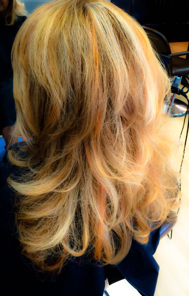 Blonde With Orange Highlights, Blonde Chunks, Highlights Blond, Orange Highlights, Honey Blonde Hair, Style Goals, Orange Hair, Honey Blonde, Pretty Hair