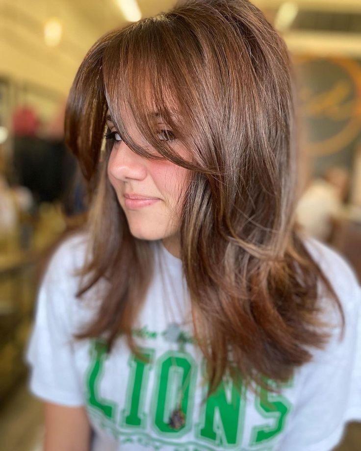 Haircut Ideas For Girls Teens Long, Long Hairstyles For Teenage Girl, Girls Curtain Bangs, Hairstyle For Teenage Girl, Girl Haircut With Bangs, Teenage Haircuts For Girls Medium, Hair Cut Inspo Teen Girl Medium, Hair Cuts For Teens Girls Medium Layers, Teenager Haircut Girl