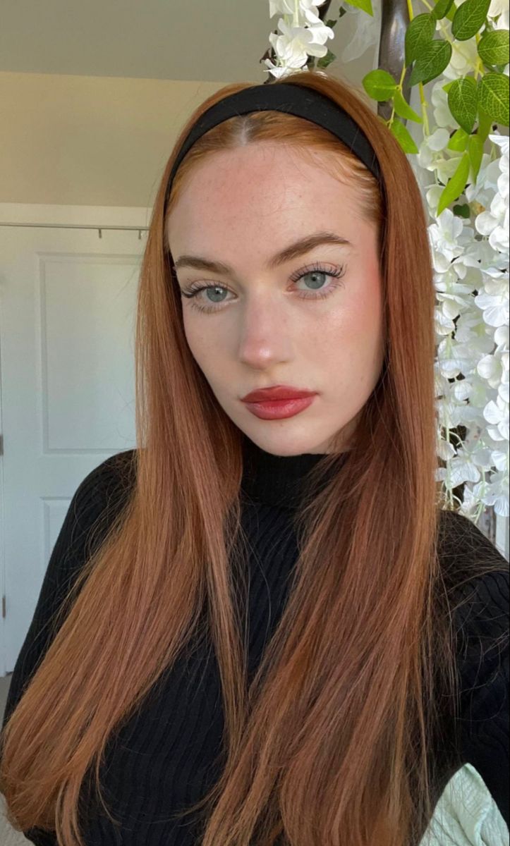 Ginger Makeup, Winter Hair Trends, Orange Power, Hair Pale Skin, Hair Inspiration Long, Ginger Hair Color, Auburn Hair, Copper Hair, Pale Skin