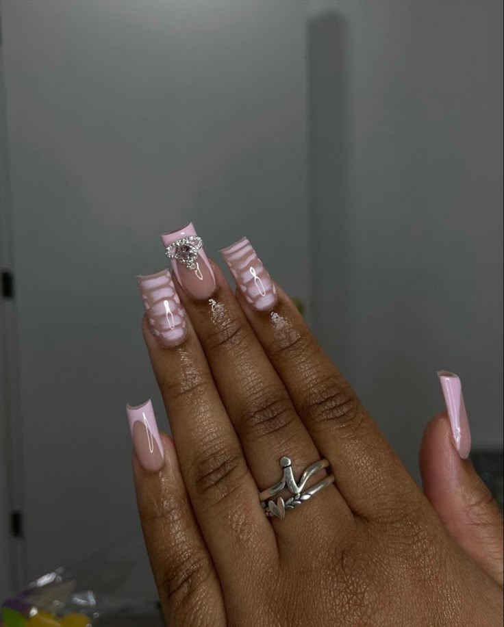 Middle Acrylic Nails, Birthday Nails Square Medium Pink, Nails Acrylic Square Medium, French Tip Acrylics, Acrylic Nail Set, Hard Nails, Gel Nails Diy, Colored Acrylic Nails, Girly Acrylic Nails