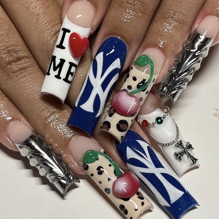 ig: nailzbydianita Y2k Nails Birthday, Los Angeles Nails Design, Graffiti Nail Art Design, New York Yankees Nails, Ny Nails Design, Nails With Text, Ui̇ci̇deboy Nails, Y2k Birthday Nails, Nyc Nails Designs