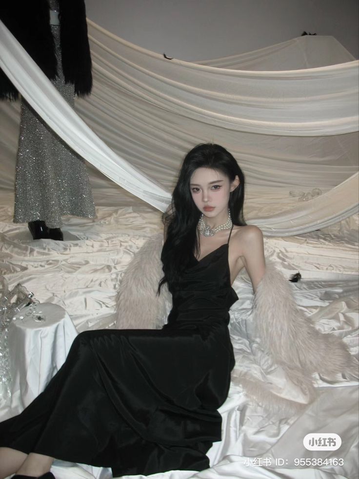 Rich Dress Aesthetic, Prom Poses, Dark Feminine Aesthetic, Dress Aesthetic, Trendy Fashion Outfits, Feminine Aesthetic, Asian Outfits, Fancy Outfits, Red Carpet Looks