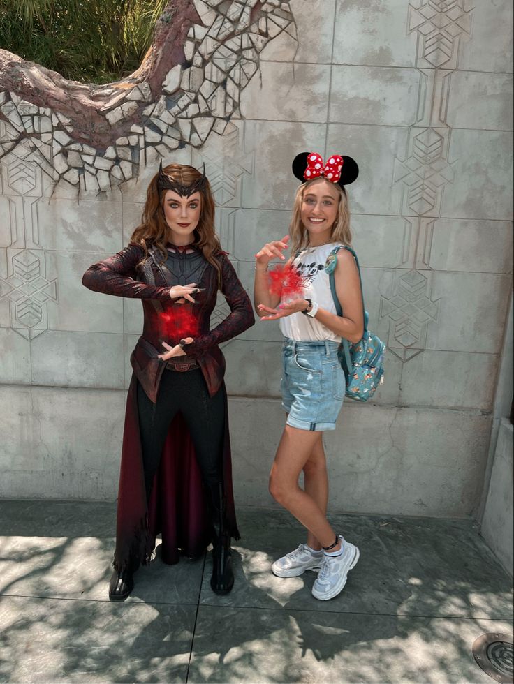 Disneyland Marvel, Scarlet Witch Wandavision, Wandavision Wanda, Avengers Campus, Disneyland World, Disneyland Photos, Disney Pics, Avengers Characters, Disneyland California