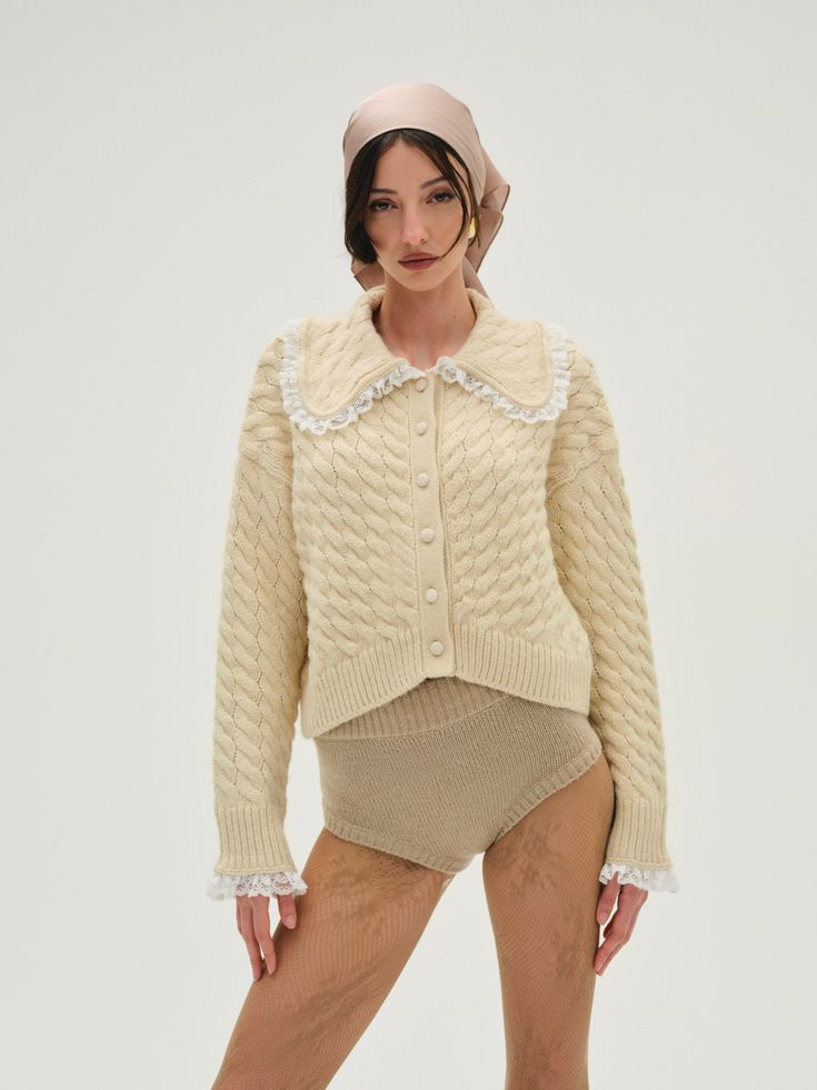 A cozy go-to for winter days, the Milana cream cardigan is crafted in a soft cable knit. Featuring a Peter Pan collar with lace trims, this cropped cardi has a a laid-back silhouette and vintage-inspired dropped shoulders. Mini Dress Runway, Cream Cardigan, Minimalist Dresses, Runway Dresses, Lounge Dress, Lace Trims, Wedding Lingerie, Winter Days, Pan Collar