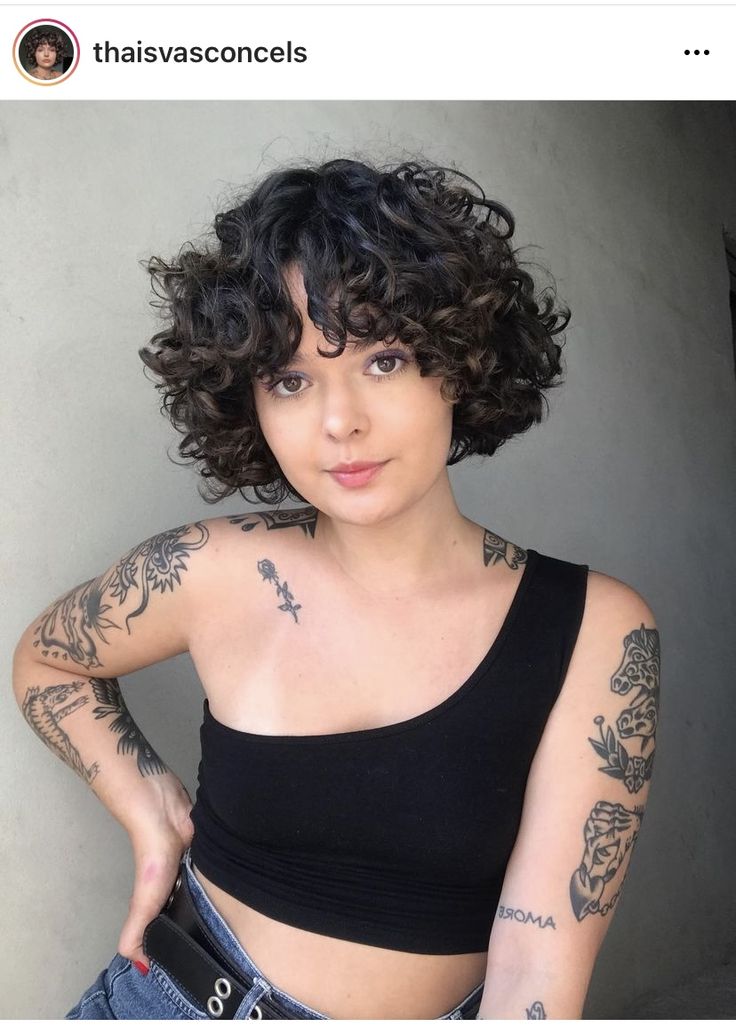 Hair Bun Tool, Shot Hair, Curly Pixie Hairstyles, Natural Curly Hair Cuts, Curly Hair Photos, Short Curly Haircuts, Short Curls, Haircuts For Curly Hair, Curly Hair Inspiration