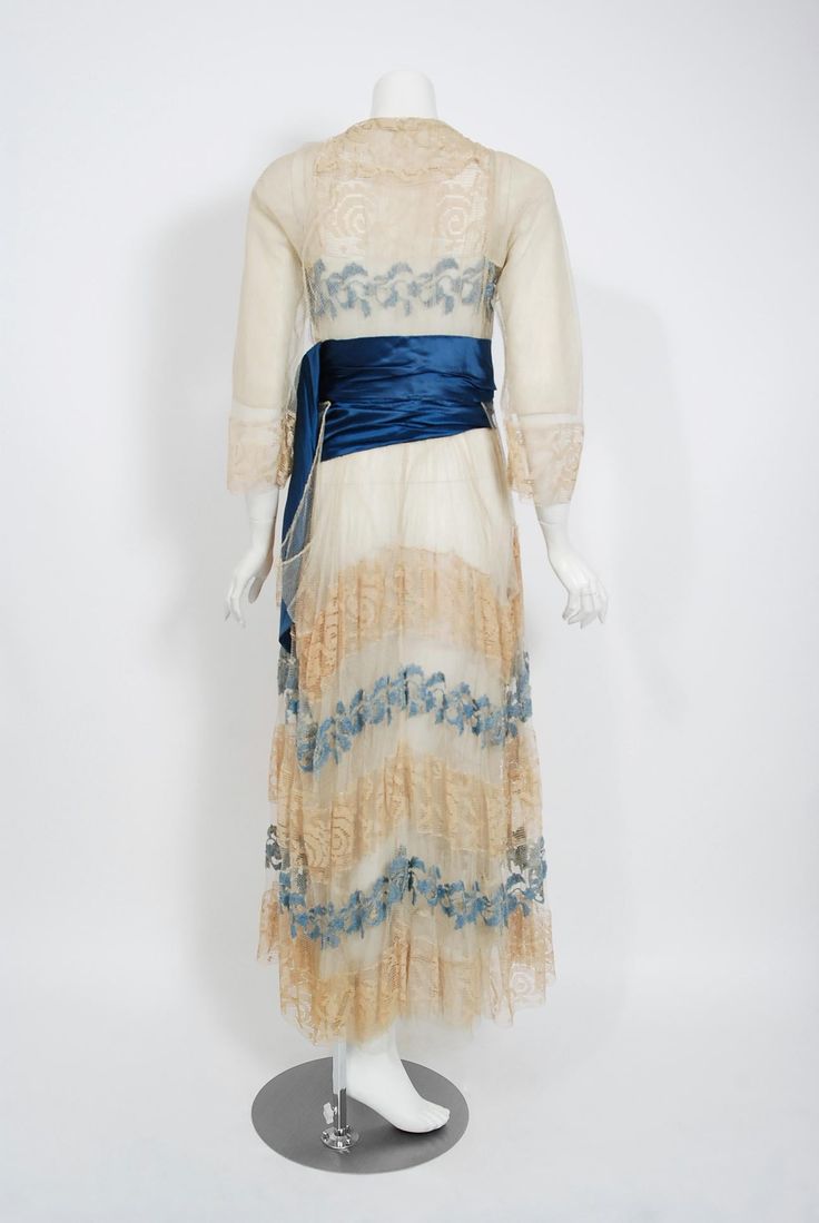 1920 Women's Fashion, 1920 Women, Los Angeles Vintage, Callot Soeurs, 1910s Fashion, Dress Sash, Silk Print Dress, High Society, Lace Dresses